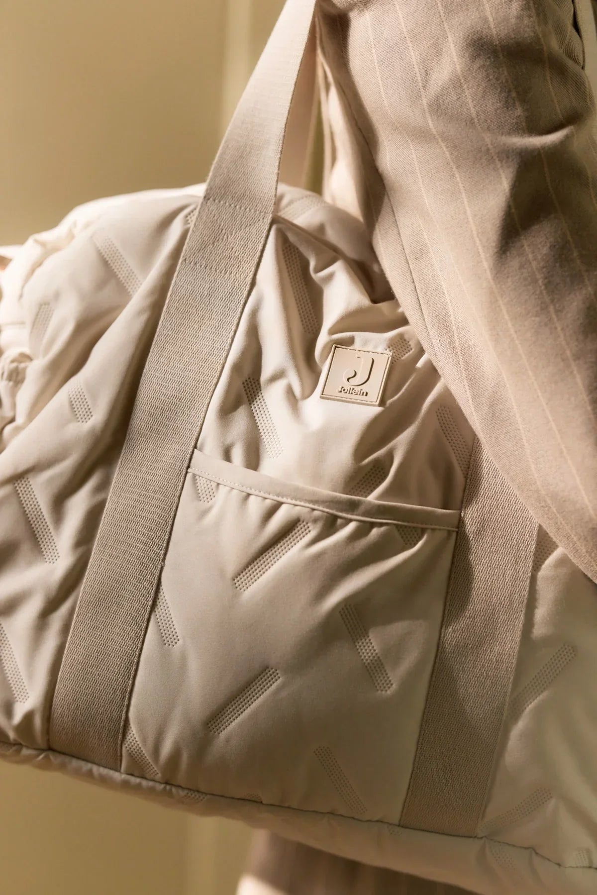 How to Choose the Best Diaper Bag in the UAE: A Parent's Guide