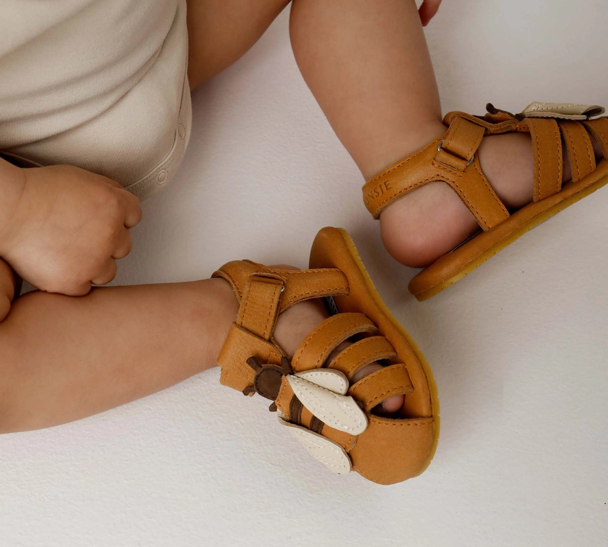 Donsje | Baby Shoes Duni Sky Sandals Bee - Camel Classic Leather