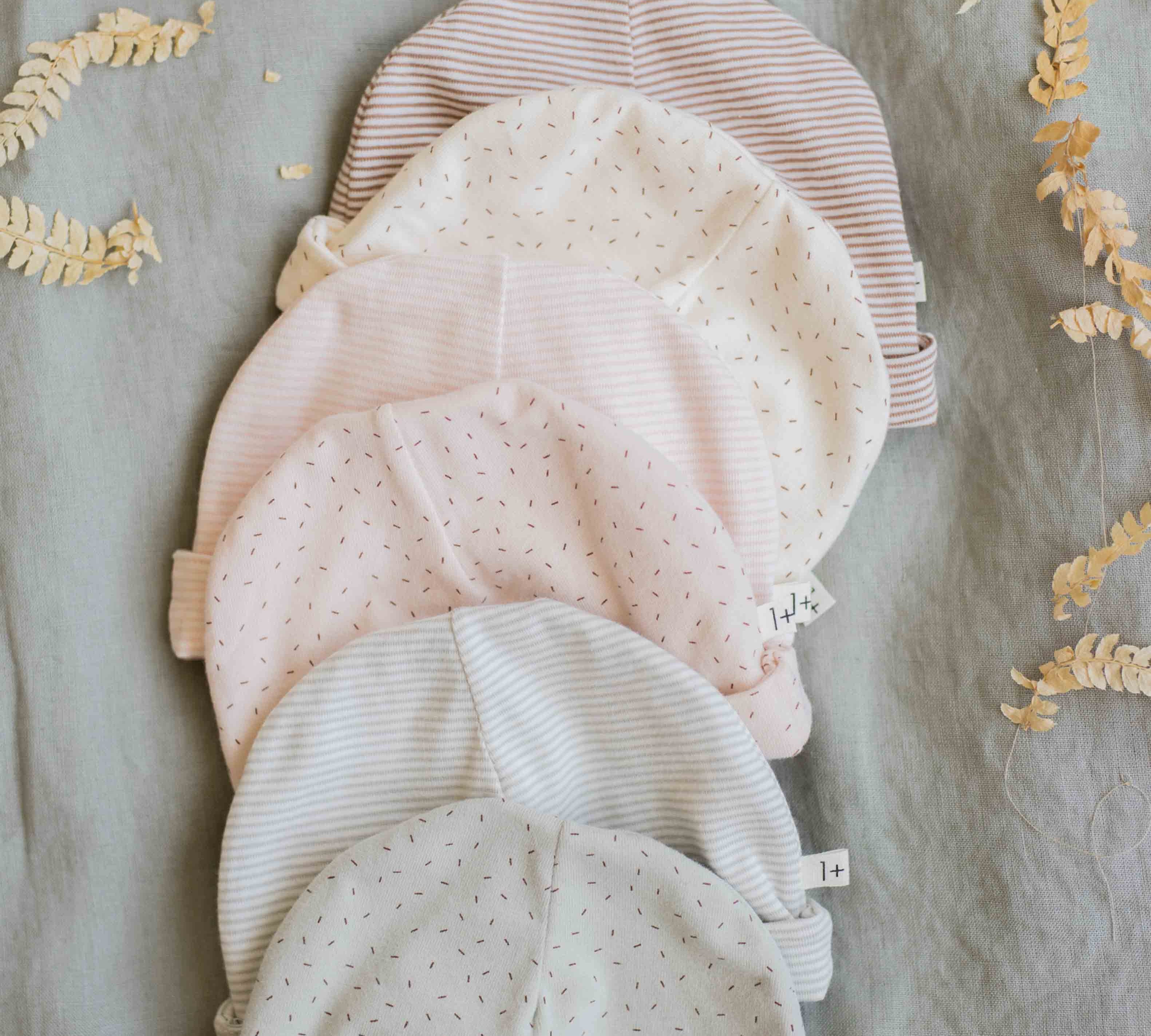 1+ in the family baby hat Muri in Blush color