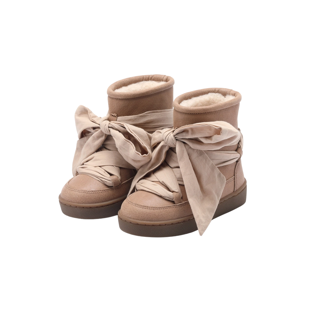 Donsje Ganza kids boots in Hazelnut Leather, with bow laces, angled front view