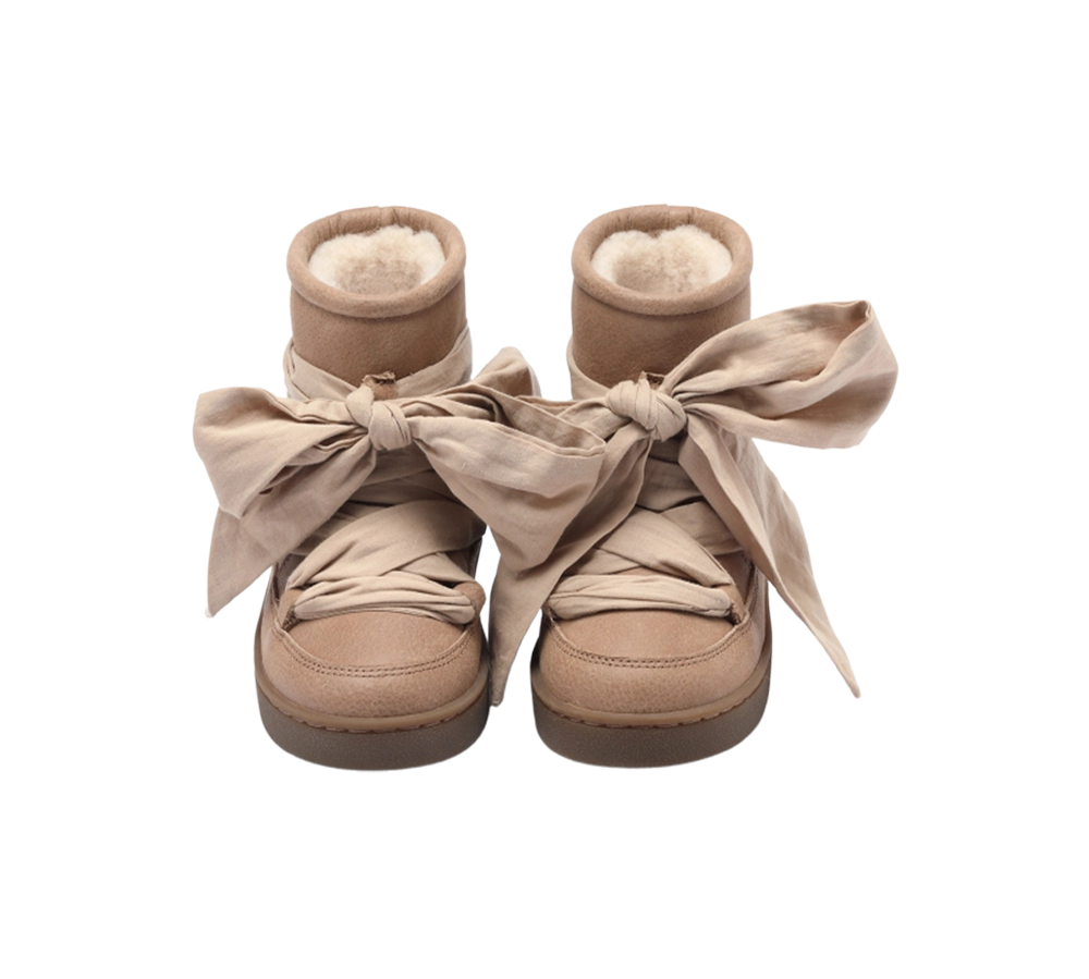 Donsje Ganza kids boots in Hazelnut Leather, with bow laces, front view
