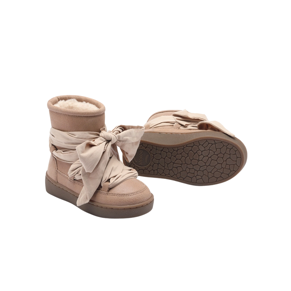 Donsje Ganza kids boots in Hazelnut Leather, side view showing the textured sole