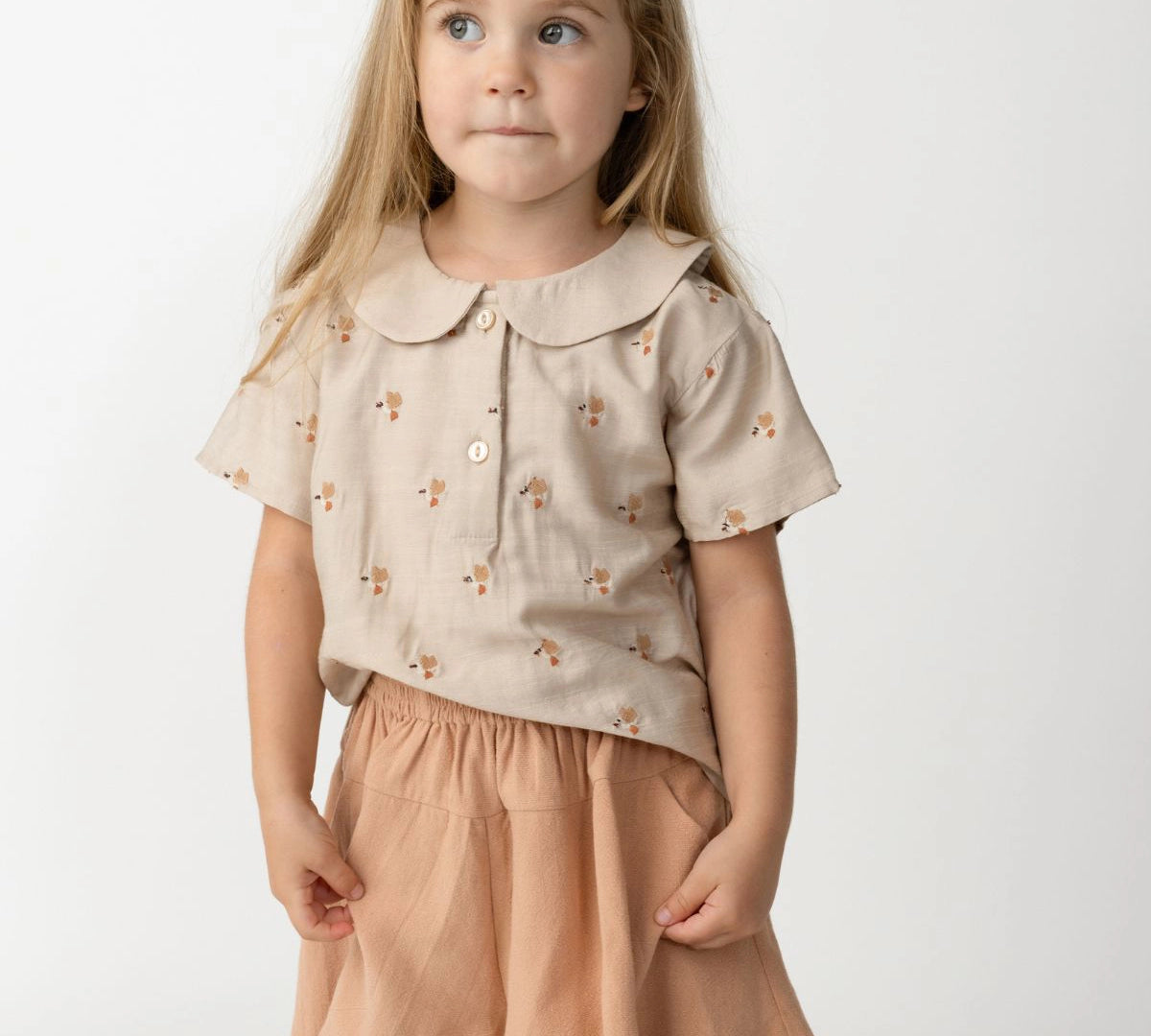 Donsje | Nesa Blouse Hummingbirds - Soft Taupe