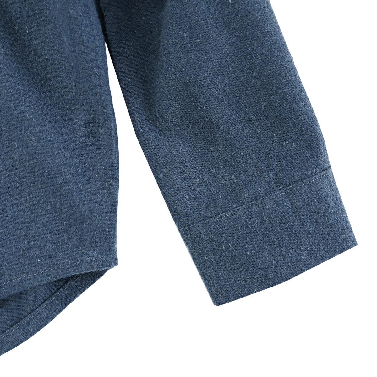 Donsje Chee shirt in Night Blue, close-up of the sleeve cuff