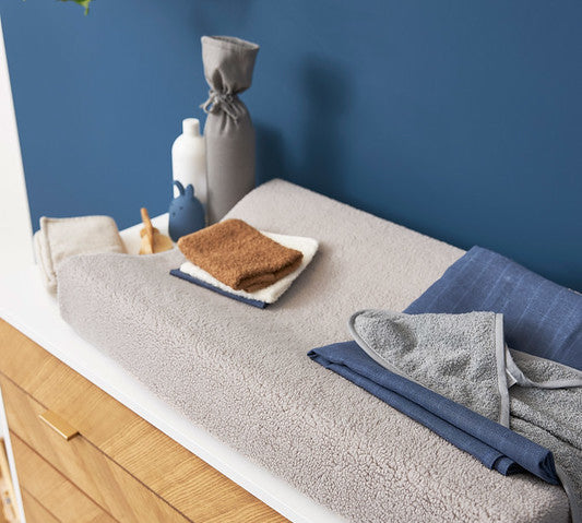 Meyco changing pad cover teddy greige color with changing accessories