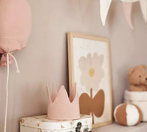 Jollein Birthday Crown Wild Rose in a nursery room