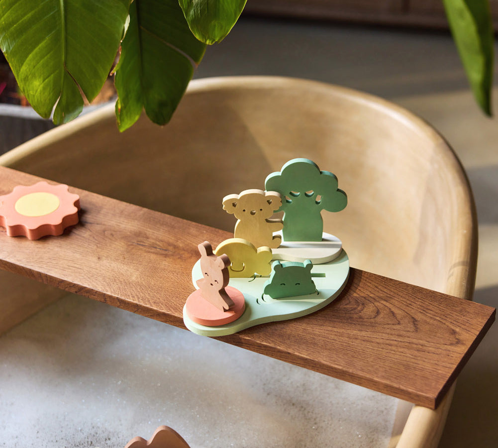 Jollein Kangaroots bath foam playset displayed on floating bases beside a bathtub