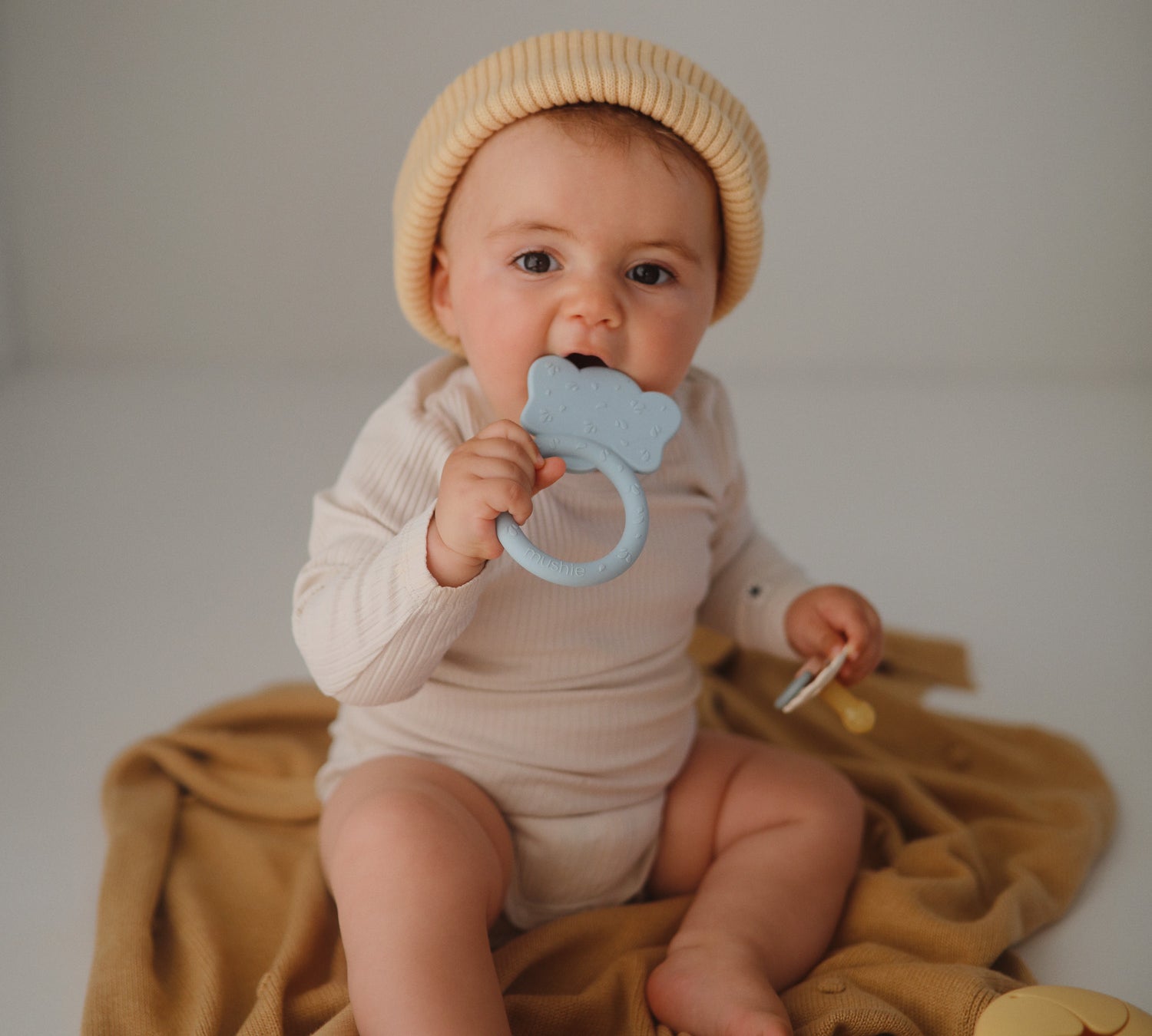 Mushie - Teether Elephant